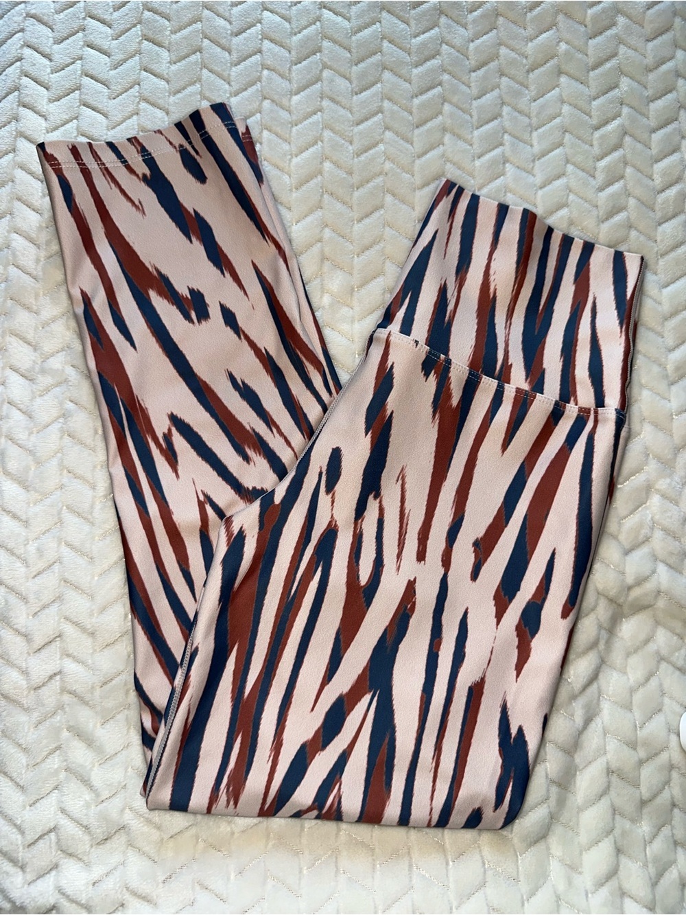 Carbon38 High Rise Capri Leggings Inseam 22” Size Medium